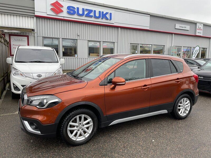 Brun Begagnad 2017 Suzuki SX4 S-Cross SUV | 134 900 kr (Bra pris) - Bild 1/4