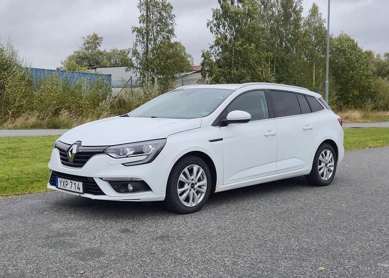 Vit Begagnad 2017 Renault Mégane GrandTour Kombi | 139 000 kr (Marknadspris) - Bild 1/4