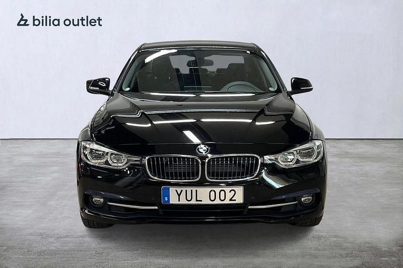 Begagnad BMW 330 Sport Line 252 HK (185 kW) 2018 Svart Sedan