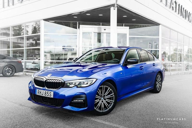 Blå Begagnad 2019 BMW 320 M Sport Sedan | 359 000 kr (Lite dyr) - Bild 1/4