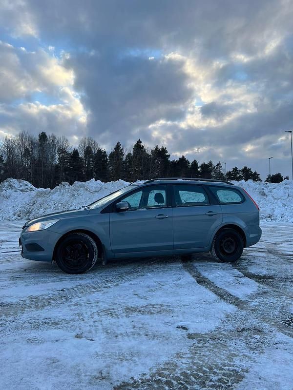 Begagnad Ford Focus Titanium 125 HK (91 kW) 2009