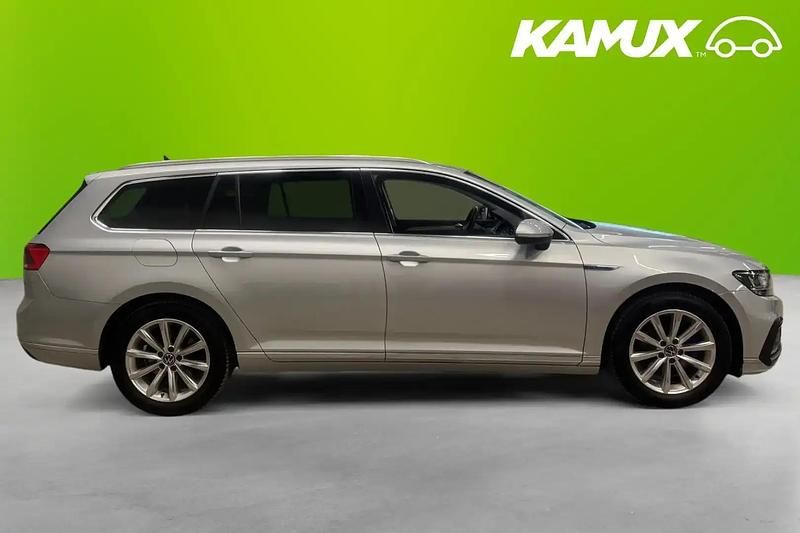 Begagnad VW Passat GTE 156 HK (114 kW) 2023 Silver/grå Kombi