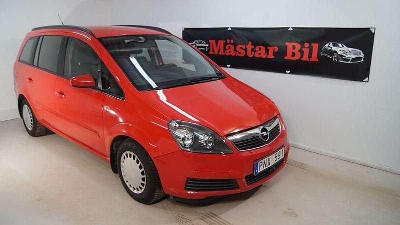 Röd Begagnad 2006 Opel Zafira Minibuss | 19 900 kr (Marknadspris) - Bild 1/4