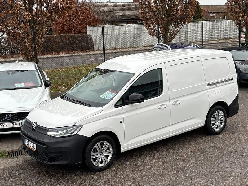 Vit Begagnad 2022 VW Caddy Maxi Minibuss | 279 000 kr (Marknadspris) - Bild 1/4