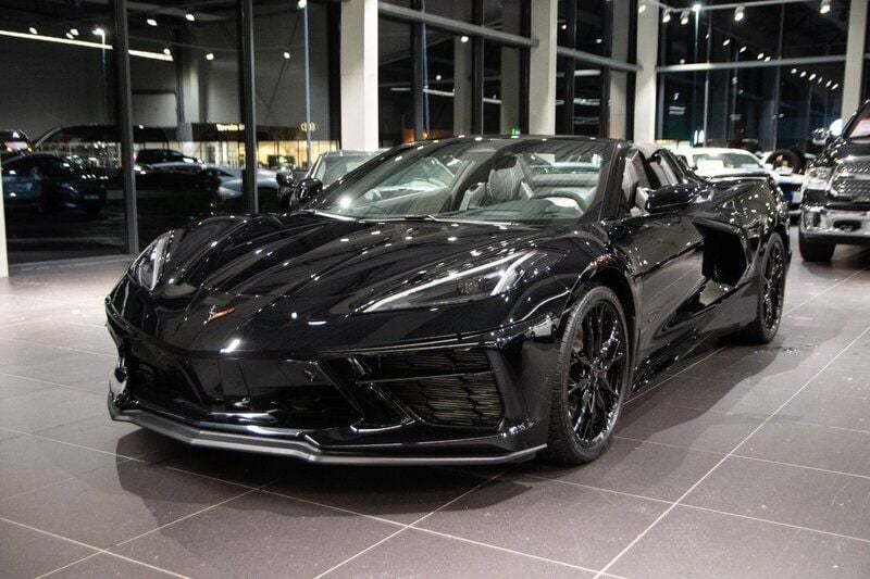 Svart Begagnad 2024 Chevrolet Corvette Stingray SE Cab | 1 443 770 kr - Bild 1/4