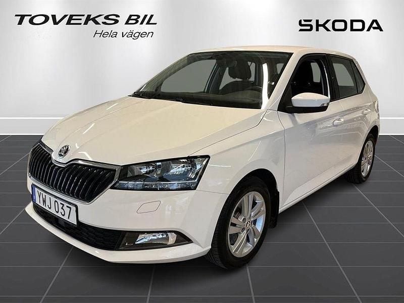 Vit (candy white) Begagnad 2019 Skoda Fabia Style Halvkombi | 169 000 kr (Marknadspris) - Bild 1/4