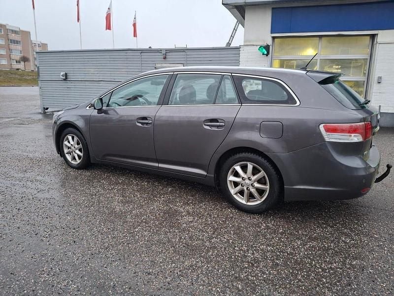 Begagnad 2010 Toyota Avensis Kombi | 27 000 kr (Bra pris) - Bild 1/4