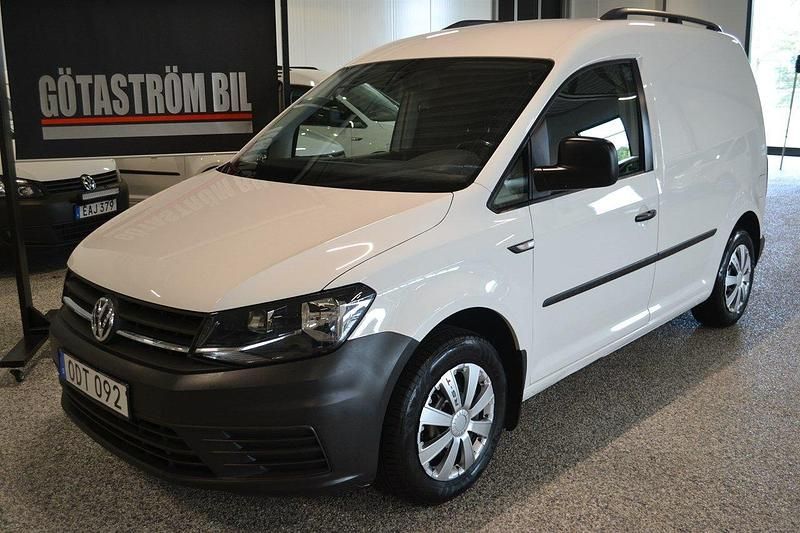 Vit Begagnad 2017 VW Caddy Minibuss | 159 000 kr (Marknadspris) - Bild 1/4
