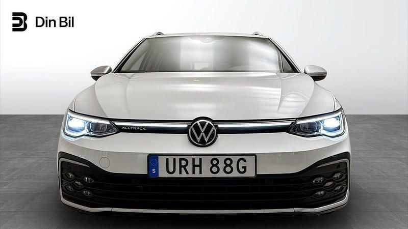 Begagnad VW Golf Alltrack 190 HK (139 kW) 2022 Vit Kombi