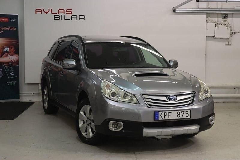 Silver Begagnad 2010 Subaru Outback Kombi | 37 900 kr (Marknadspris) - Bild 1/4