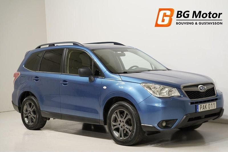 Blå Begagnad 2014 Subaru Forester SUV | 154 900 kr (Marknadspris) - Bild 1/4