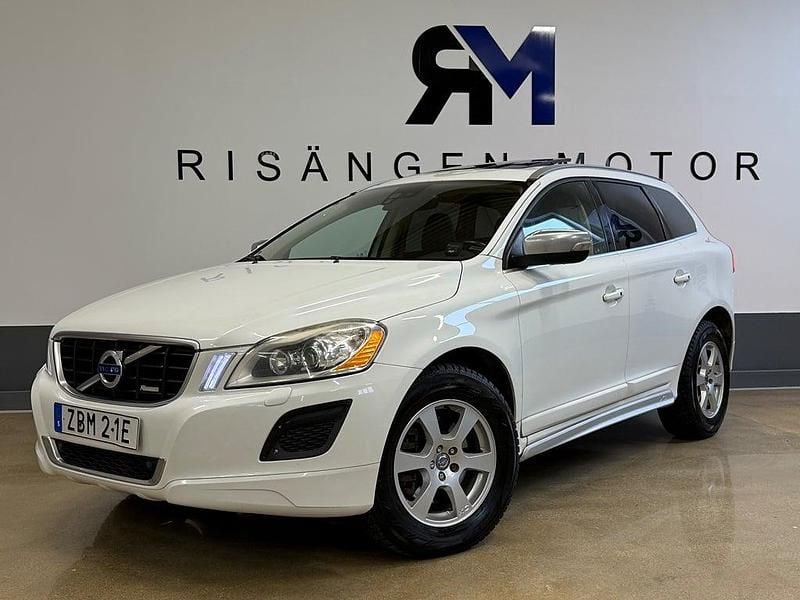 Begagnad Volvo XC60 R-Design 163 HK (119 kW) 2011 Vit SUV