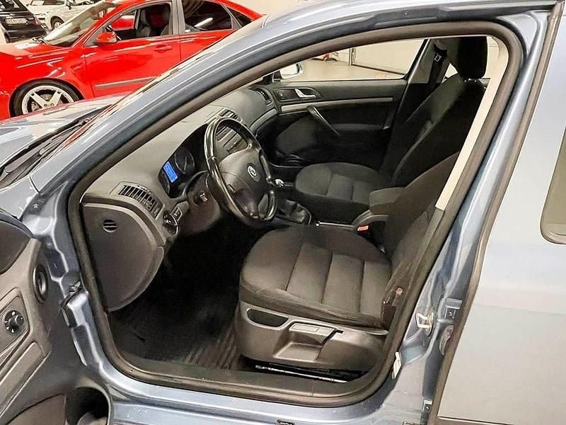 Begagnad Skoda Octavia 102 HK (75 kW) 2008 Ljusgrå Sedan