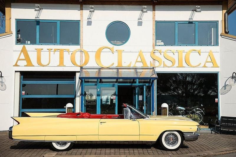 Gul Begagnad 1960 Cadillac Coupé DeVille Sportkupé | 829 000 kr - Bild 1/4