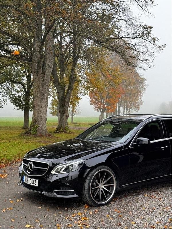 Svart Begagnad 2014 Mercedes E350 Kombi | 239 000 kr - Bild 1/4
