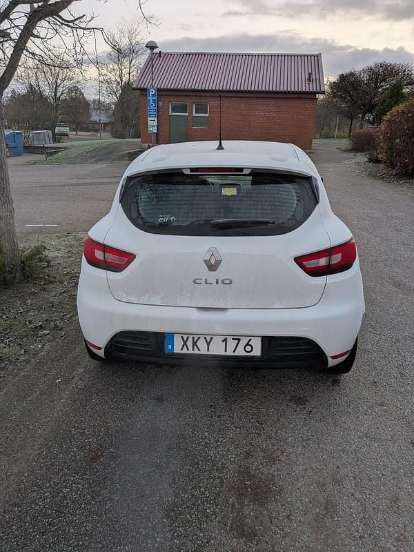 Vit Begagnad 2019 Renault Clio IV Halvkombi | 62 000 kr (Superpris) - Bild 1/4