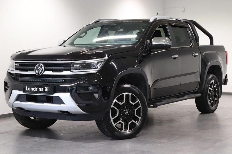 Svart Begagnad 2023 VW Amarok Style Pickup | 639 000 kr (Marknadspris) - Bild 1/4