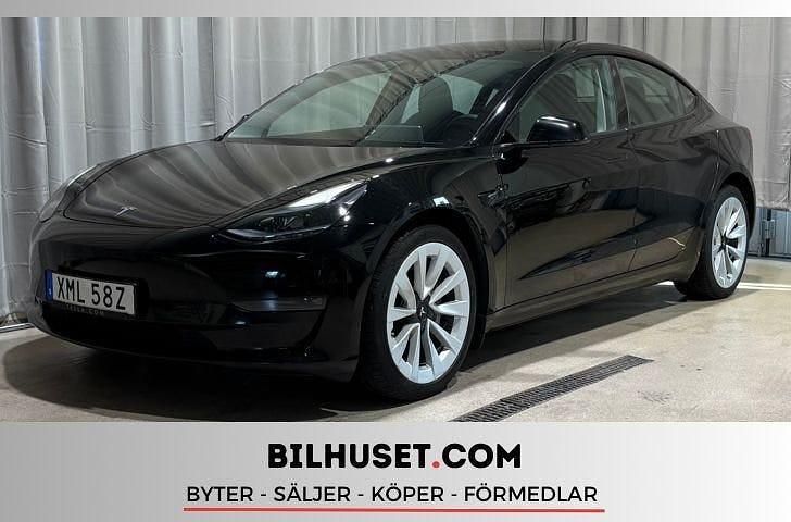 Svart Begagnad 2022 Tesla Model 3 Long Range AWD Sedan | 359 000 kr (Marknadspris) - Bild 1/4
