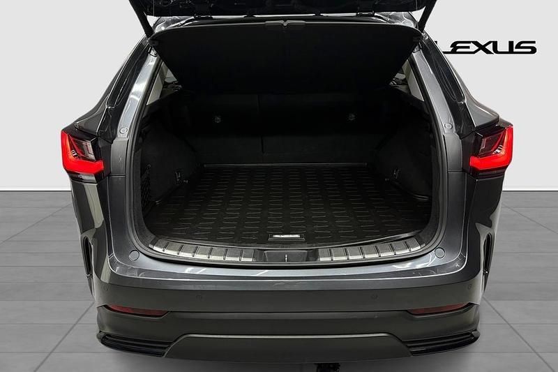 Begagnad Lexus NX450h+ Business Edition 313 HK (230 kW) 2024 Grå SUV