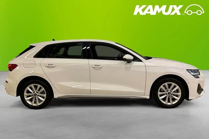 Begagnad Audi A3 Sport 150 HK (110 kW) 2025 Vit Halvkombi