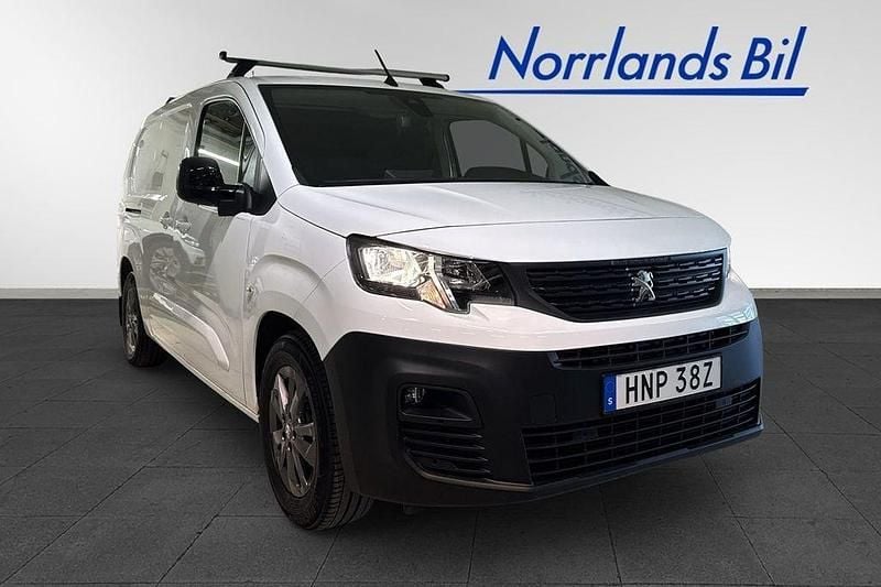 Vit Begagnad 2022 Peugeot E-Partner Minibuss | 259 900 kr - Bild 1/4