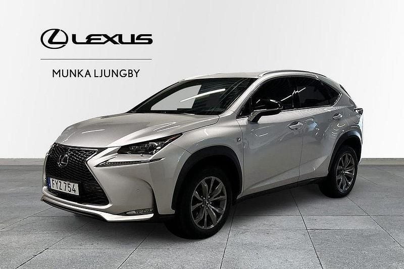 Silver Begagnad 2015 Lexus NX200t Sport Line SUV | 269 900 kr - Bild 1/4