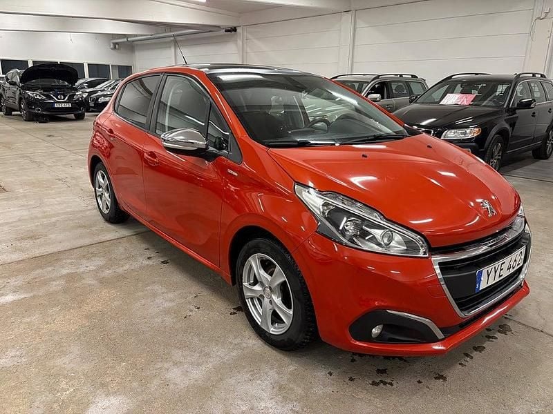 Orange Begagnad 2017 Peugeot 208 Halvkombi | 79 900 kr (Marknadspris) - Bild 1/4
