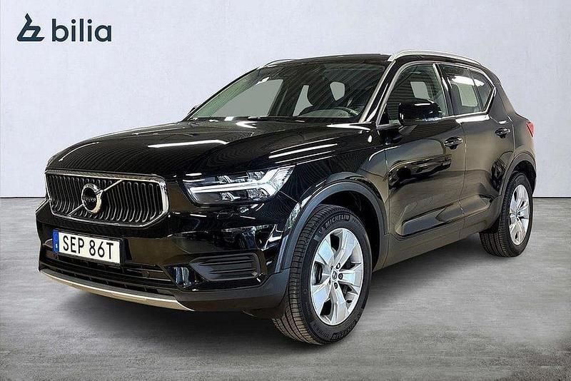 Svart Begagnad 2022 Volvo XC40 Momentum SUV | 269 000 kr (Bra pris) - Bild 1/3