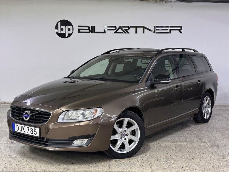 Brun Begagnad 2014 Volvo V70 Momentum Kombi | 139 900 kr (Lite dyr) - Bild 1/4