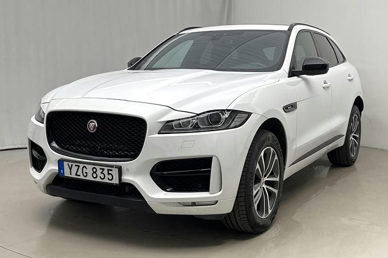 Vit Begagnad 2018 Jaguar F-Pace R-Sport SUV | 299 000 kr - Bild 1/4
