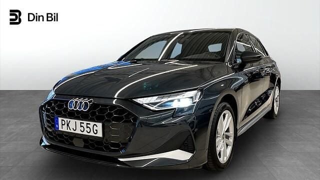 Manhattangrå metallic Begagnad 2024 Audi A3 Advanced Plus | 319 000 kr (Dyr) - Bild 1/4