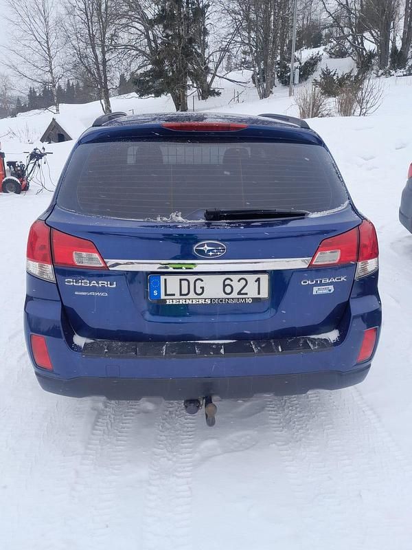 Begagnad Subaru Outback 150 HK (110 kW) 2011 Kombi