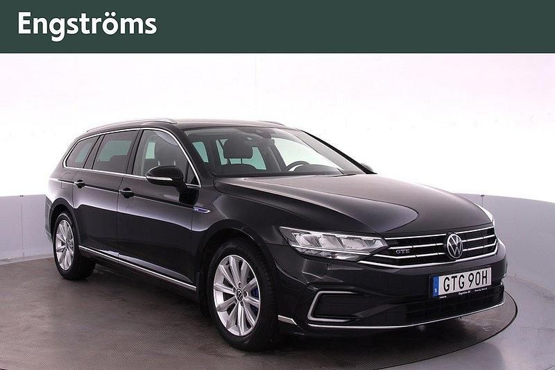 Svart Begagnad 2020 VW Passat GTE Kombi | 239 000 kr (Marknadspris) - Bild 1/4
