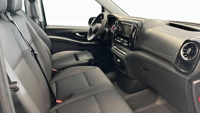 Ny Mercedes Vito 163 HK (119 kW) 2025 Svart Van