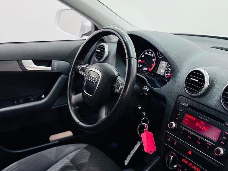 Begagnad Audi A3 Attraction 105 HK (77 kW) 2013 Vit