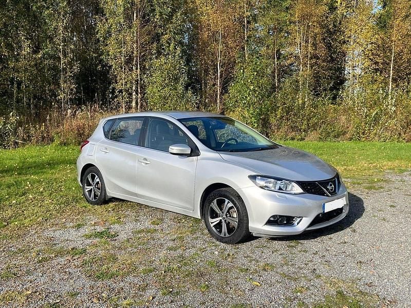 Silver Begagnad 2016 Nissan Pulsar Halvkombi | 114 900 kr (Bra pris) - Bild 1/4