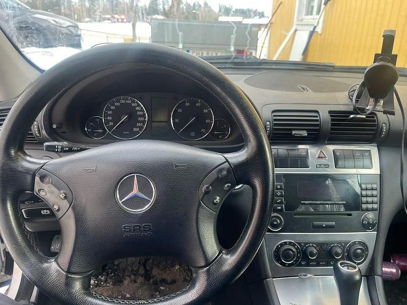 Begagnad Mercedes C180 143 HK (105 kW) 2007