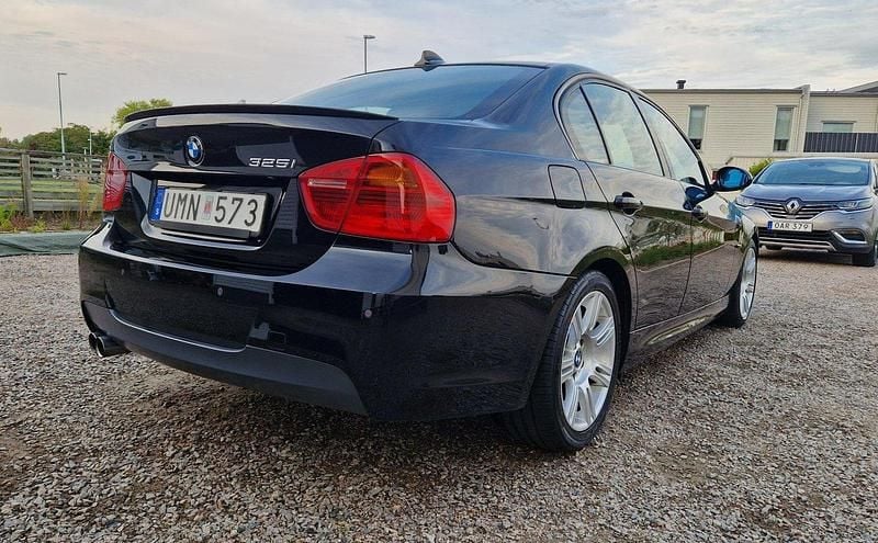 Svart Begagnad 2007 BMW 325 M Sport Sedan | 93 000 kr (Marknadspris) - Bild 1/4