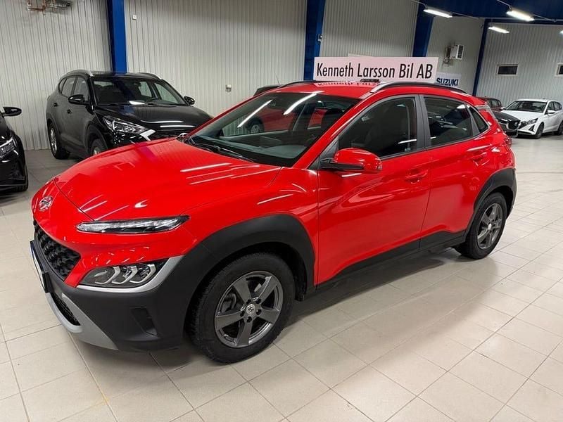 Röd Begagnad 2022 Hyundai Kona Essential SUV | 190 000 kr (Marknadspris) - Bild 1/4