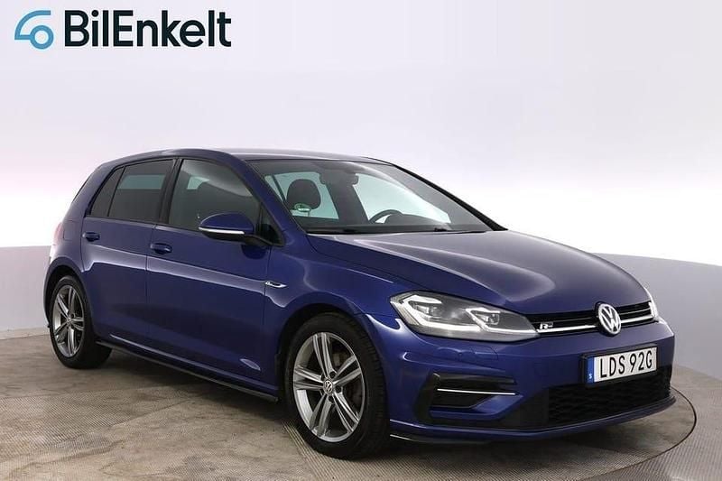 Mörkblå Begagnad 2019 VW Golf VII R-line Halvkombi | 178 900 kr (Bra pris) - Bild 1/4