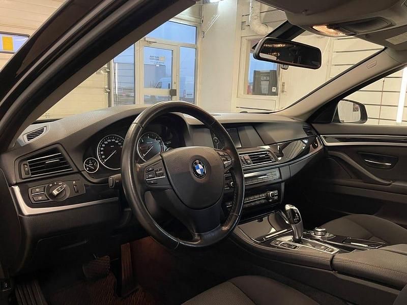 Begagnad BMW 520 184 HK (135 kW) 2013 Grå Sedan