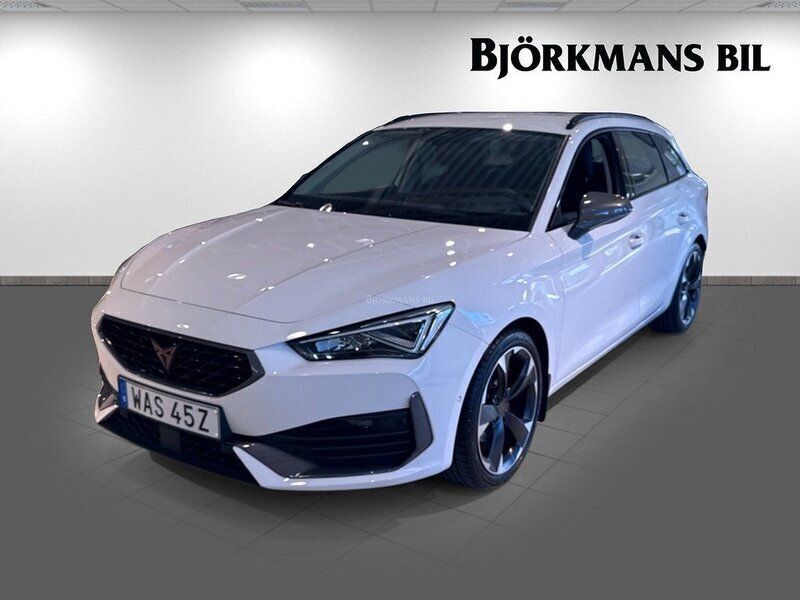 Vit Begagnad 2023 Cupra Leon Kombi | 269 000 kr (Marknadspris) - Bild 1/4