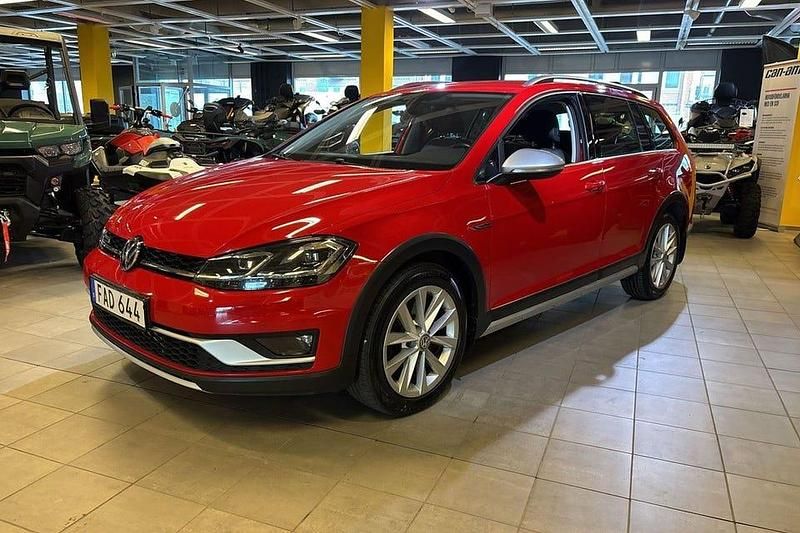 Röd Begagnad 2018 VW Golf Alltrack Kombi | 119 900 kr (Marknadspris) - Bild 1/4