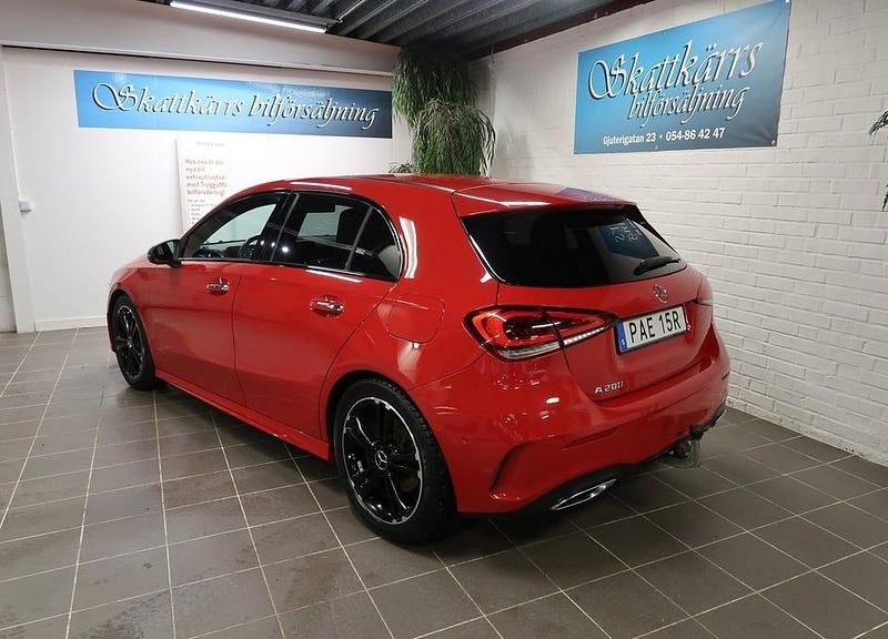 Begagnad Mercedes A200 Sport 163 HK (119 kW) 2019 Röd Halvkombi