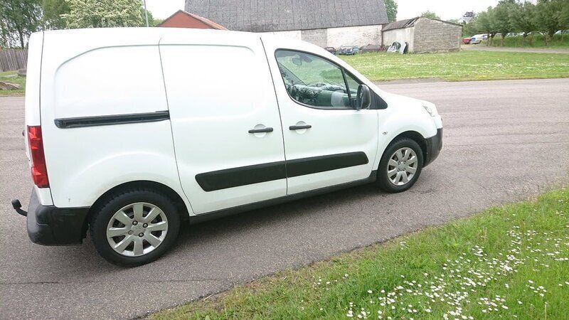 Begagnad 2008 Peugeot Partner Minibuss | 24 800 kr (Lite dyr) - Bild 1/4