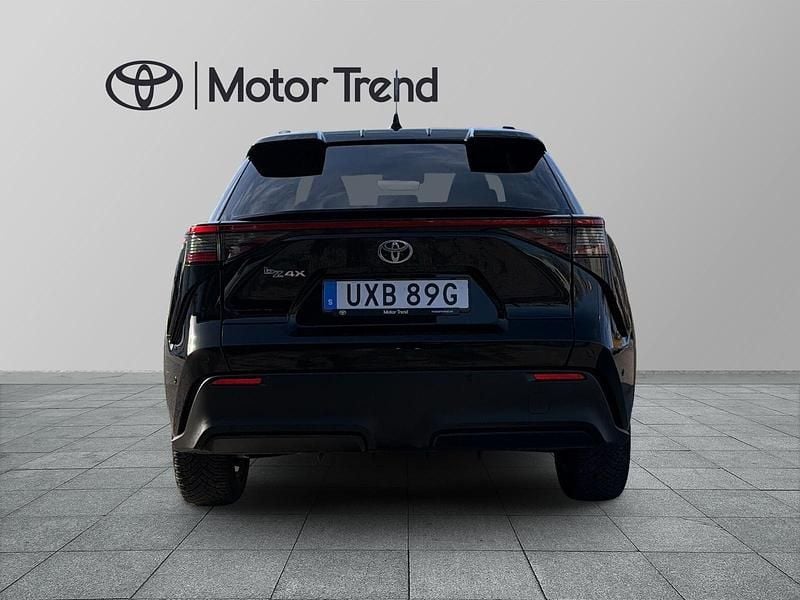 Begagnad Toyota bZ4X Executive 152 kW (207 HK) 2025 Svart SUV