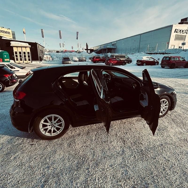 Begagnad Mercedes A180 136 HK (100 kW) 2020