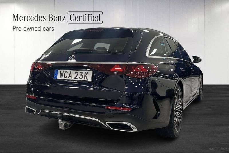 Begagnad Mercedes E300 Advanced Plus 313 HK (230 kW) 2025 Nautiskblå metallic Kombi