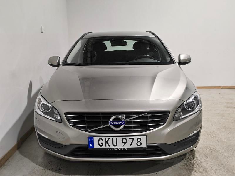 Begagnad Volvo V60 2015 Brun Kombi