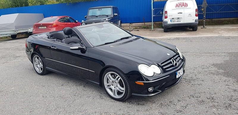 Svart Begagnad 2009 Mercedes CLK55 AMG Cab | 219 000 kr - Bild 1/4